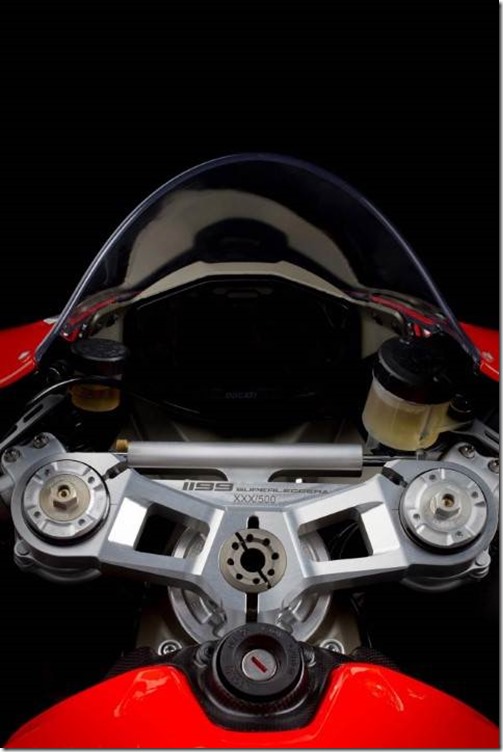 2014-Ducati-1199-Superleggera-studio-31-635x952 (Small)