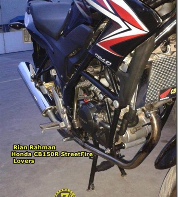 Honda CB150R pakai knlapot Suzuki Satria Fu