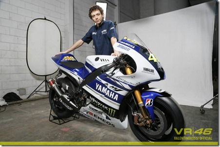 Yamaha YZF-M1 2014 Valentino Rossi 46 b
