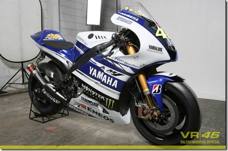 Yamaha YZF-M1 2014 Valentino Rossi 46 d