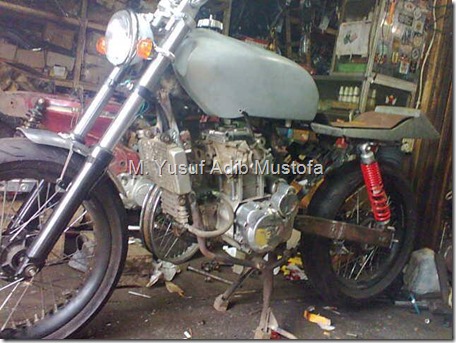 Honda CB modip 320 cc pakai head cylinder Yamaha Vixion 1