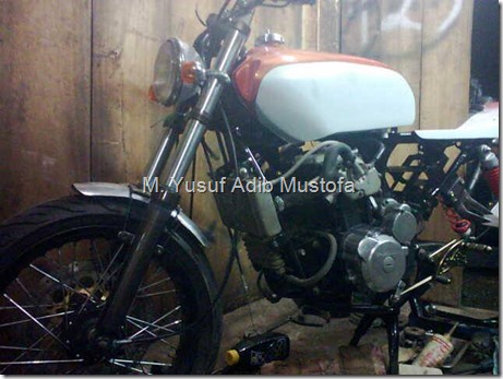 Honda CB modip 320 cc pakai head cylinder Yamaha Vixion 2