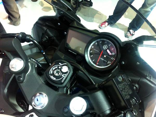 Yamaha YZF-R15 V2.0 Thailand 5