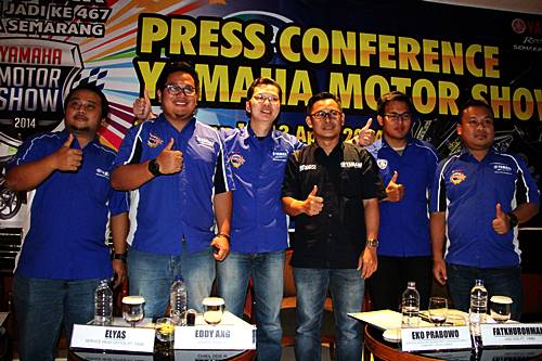 Manajemen Yamaha di Press Conference Yamaha Motor Show Semarang dan Indent Online R15