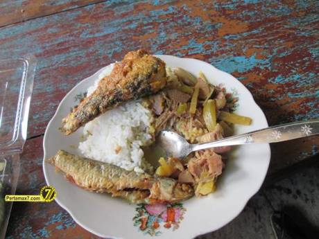 Rumah Makan Ikan laut Hj. Tipa Gresik Jawa Timur 5