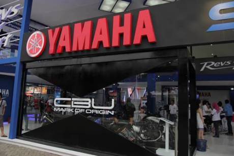 Booth Yamaha Revs Your Heart di Jakarta Fair 2014--