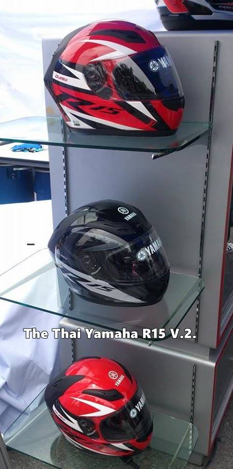 helm yamaha R15 di Thailand 1