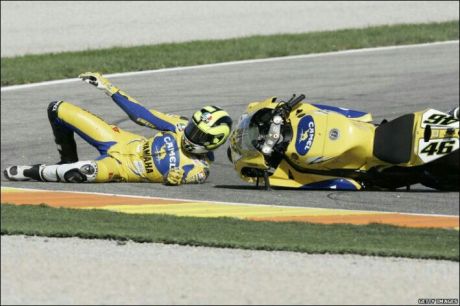 Valentino Rossi Crash on Aragon 2014 3