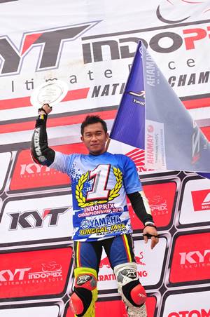 Fitriansyah Kete double winner Indoprix 2014 di atas podium (2)