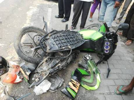 Kecelakaan lalu lintas di Prambanan klaten 1 meninggal dunia sepeda motor dilindas truk 1