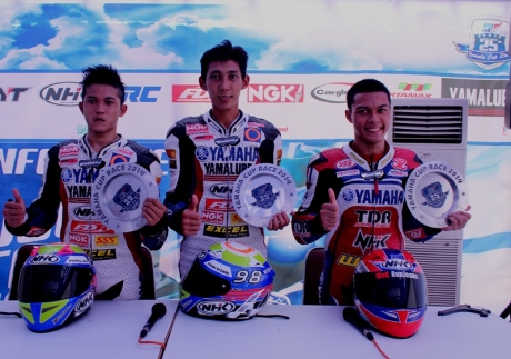 Press Conference trio podium Yamaha Cup Race 2014 kelas YCR 1 Seri 1 Purwokerto (kiri ke kanan Syahrul Amin - Fedri Efendi - Rizaludin Sidqy)
