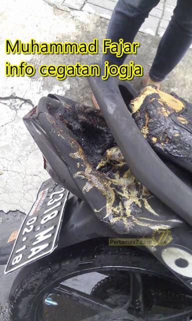 buntut motor bebek terbakar karena konsteting listrik di jogja