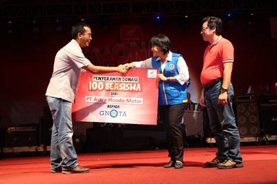 Honda Fiesta 2014 Salurkan Bantuan Generasi Muda ke GNOTA ahm_004-4