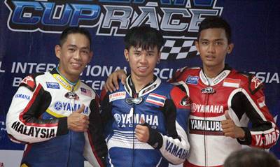 Podium Race 2 MT Yamaha Asean Cup Race 2014 kiri ke kanan  - Mohammad Affendi Bin Rosli - Peerapong Luiboonpeng - Anggi Setiawan