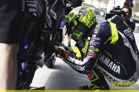 Valentino Rossi Helmet Pre Season motogp Sepang 2015  002 pertamax7.com