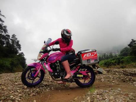 Lady Biker Solo Riding Beber Yamaha Byson Pink Malang Jepara Jakarta dalam EKSPEDISI KARTINI 08  Pertamax7.com