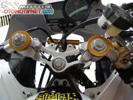 modifikasi Yamaha R15-Juara-Sunday-Race-BPro-Ilegal-Racing-2