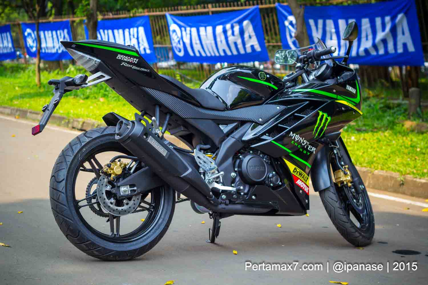 Gambar Modifikasi Yamaha R15 Monster Pangeran Modifikasi