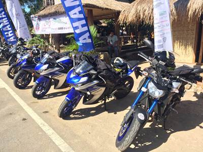 Tujuh motor besar Yamaha MT09 - YZF-R6 - YZF-R25 yang ditunggangi 7 Srikandi Women on Wheels Indonesia turing Jakarta ke Lombok-