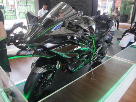 Kawasaki Ninja H2R pekan raya jakarta 2015 00 pertamax7.com