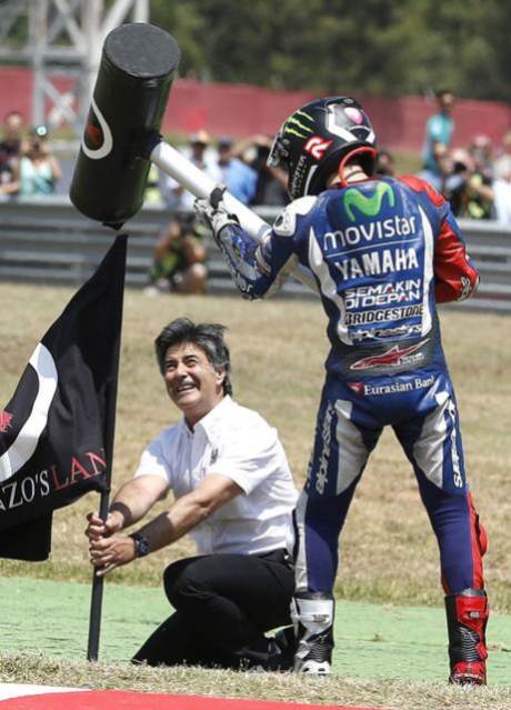 Lorenzo Hammer style motogp catalunya 2015
