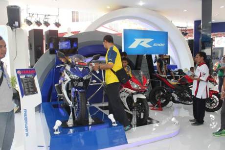 Barisan R Series Yamaha di Jakarta Fair 2015