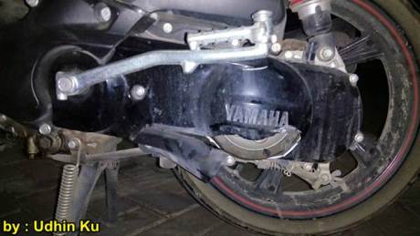 Cover CVT Yamaha X-ride ini Pecah ditabrak Honda CB150R sruntulan 01 pertamax7.com