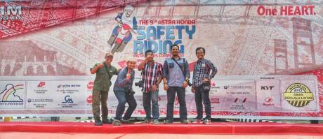 blogger-astra-honda-dafety-riding-instructor-competition-ke-9-palembang-2015
