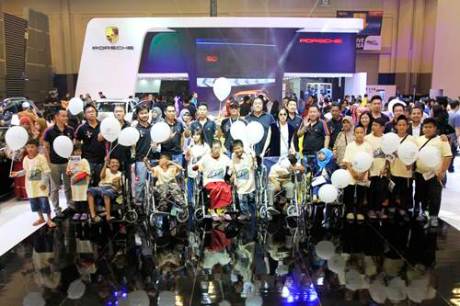Intip CSR PT. Eurokars Artha Utama dan Porsche Club Indonesia donasi 60 kursi roda ke Yayasan Maria Monique 01 pertamax7.com