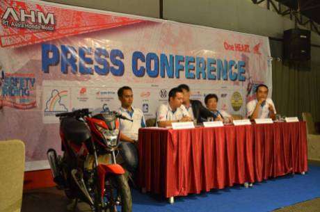press conference astra honda safety riding instructor competition 2015 pertamax7.com (2)