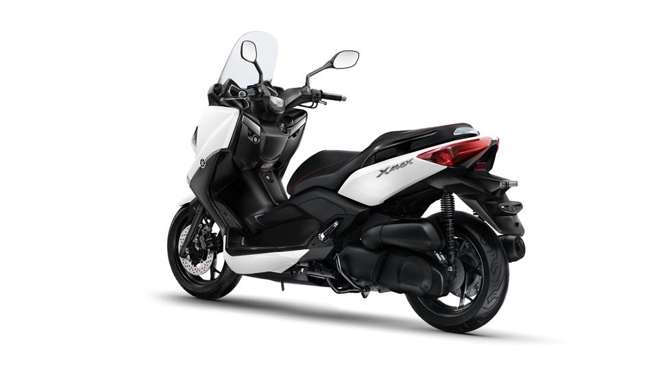 2015-Yamaha-X-MAX-250-ABS-EU-Absolute-White-Studio-005 tampak samping belakang