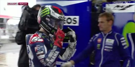Lorenzo beli ARAI saja karena Helm HJC Ngembun di Motogp Silverstone