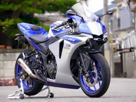 Modifikasi-Yamaha-R25-jadi-ala-All-New-Yamaha-R1-2015--pertamax7.com-2