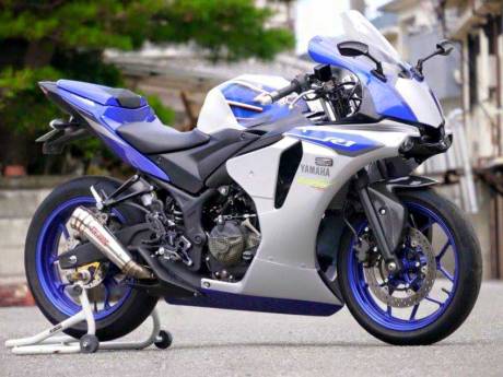 Modifikasi-Yamaha-R25-jadi-ala-All-New-Yamaha-R1-2015--pertamax7.com-