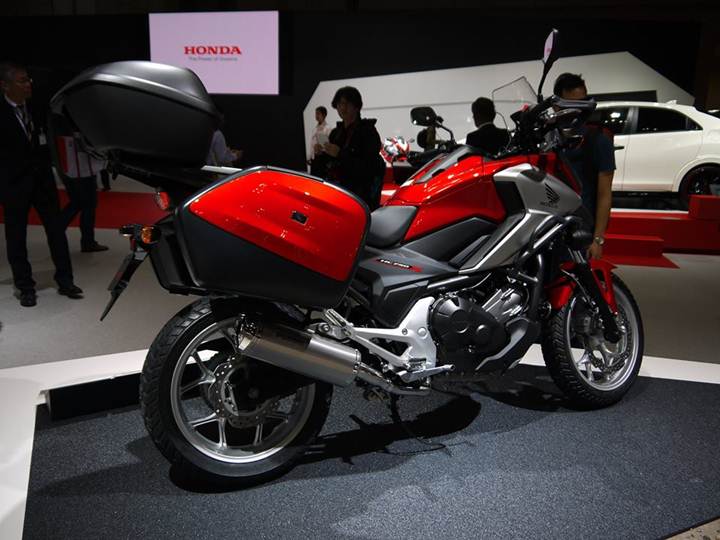 Ini dia Honda NC750X 2016, Siap berpetualang dengan bagasi lebih luas 08 pertamax7.com