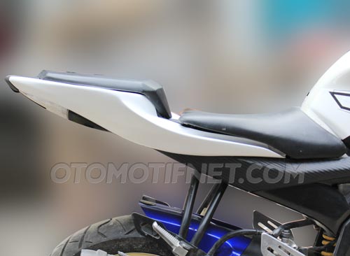  Modifikasi Jok Belakang Yamaha R15 biar Nggak nungging 