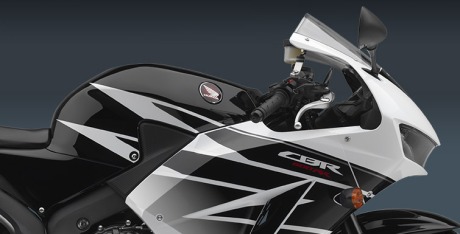 New Honda CBR600RR_2016_07 Black white Pertamax7.com