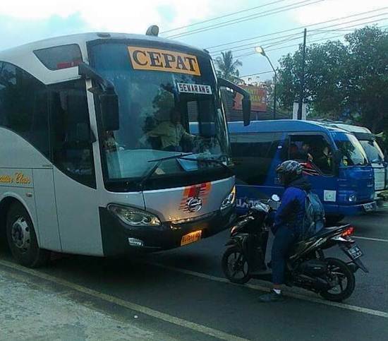 Penjelasan Arif Nurhuda pemotor Hadang Bus cepat Eka di Salatiga pertamax7.com