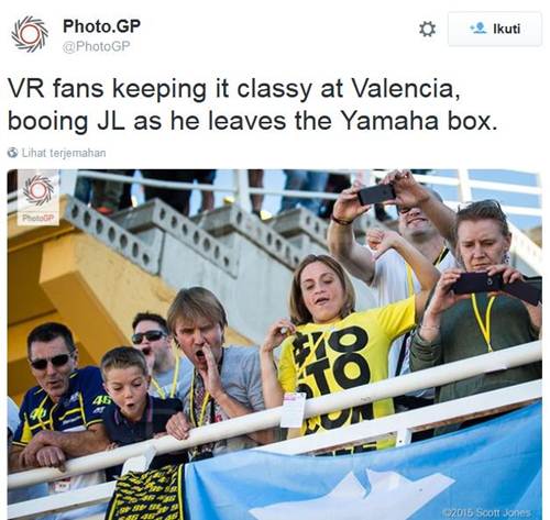 Fans Rossi kembali Cemooh Lorenzo di Valencia, BOOOOO panas VR fans booing lorenzo pertamax7.com