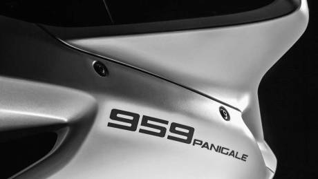 Ini dia Ducati 959 Panigale The Perfect Balance Power 157 HP bobot 195 KG 03 Pertamax7.com