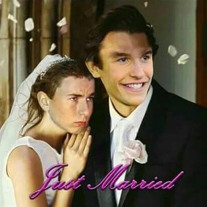 Meme Pernikahan Marquez dengan Lorenzo ini Jadi Kaos Fans Rossi di valencia, Ngakak bin Panas pertamax7.com
