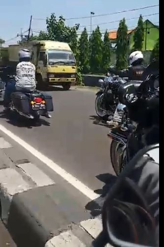 Rombongan Turing Mogeh Harley Lawan Arah di Surabaya Bikin Macet ini lagi rame pertamax7.com 1