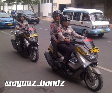 Polwan-Surabaya-Patroli-Pakai-Yamaha-NMax-Modifikasi-Khusus-Polisi,-Sedap-pertamax7.com 1